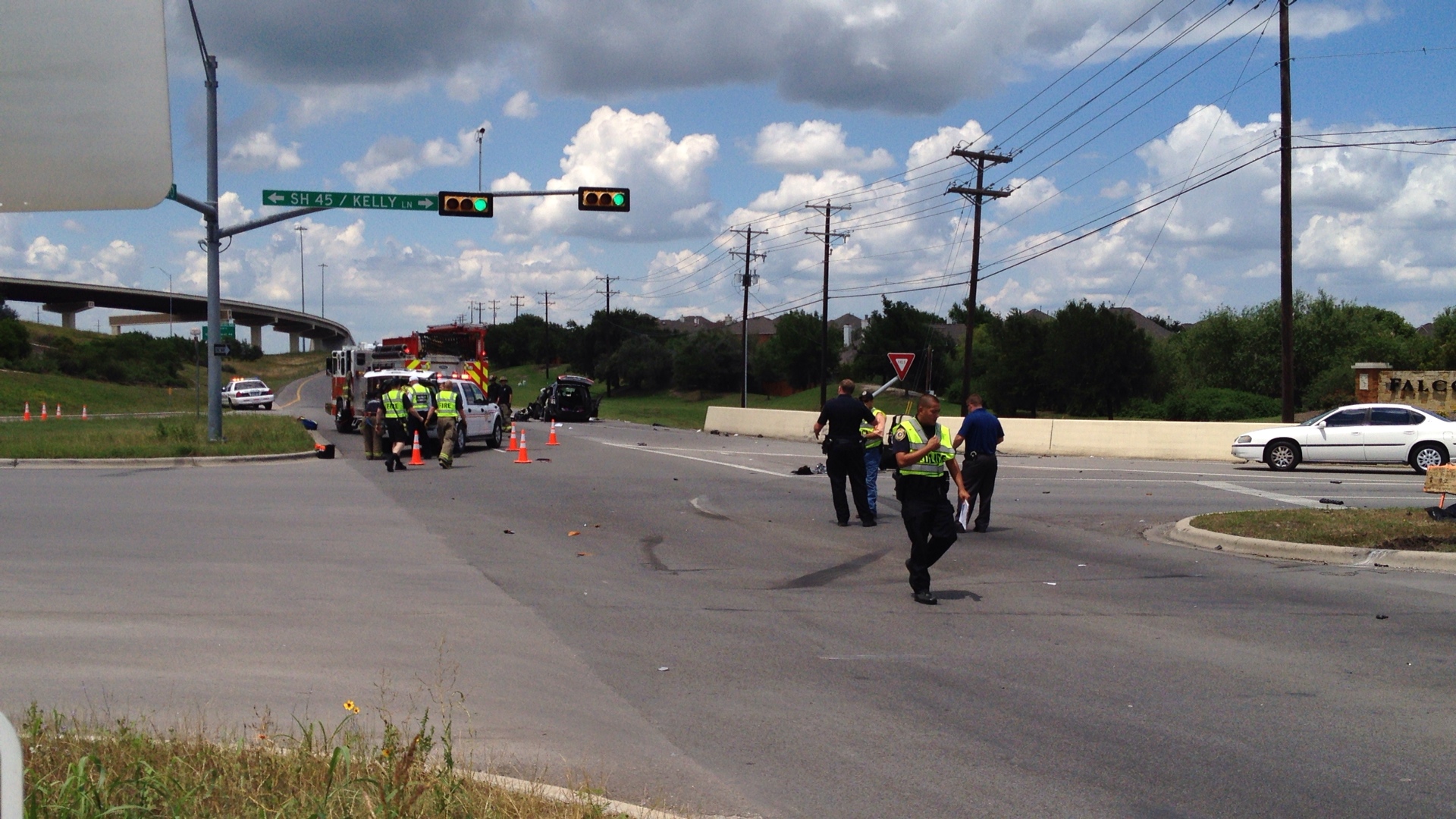 2 adults, 2 children injured in Pflugerville accident