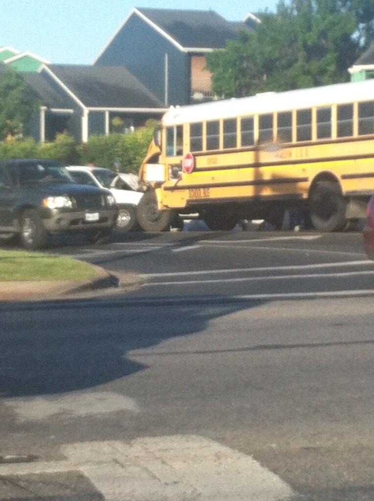 School bus crash injures 4 in Southeast Austin | kvue.com