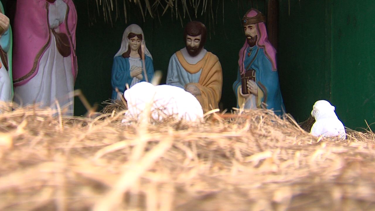 Christians & Atheists criticize removal of nativity scene