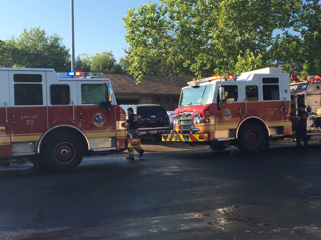 2 treated for smoke inhalation after North Austin house fire | kvue.com