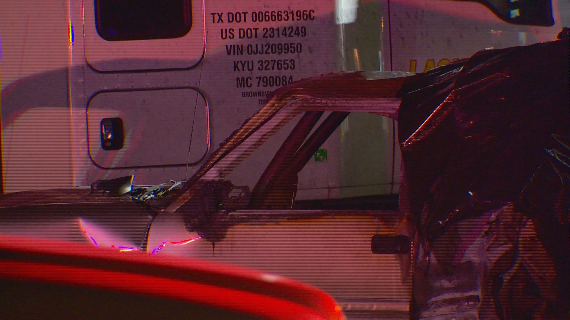 2 die in fiery crash on Interstate 35 | kvue.com